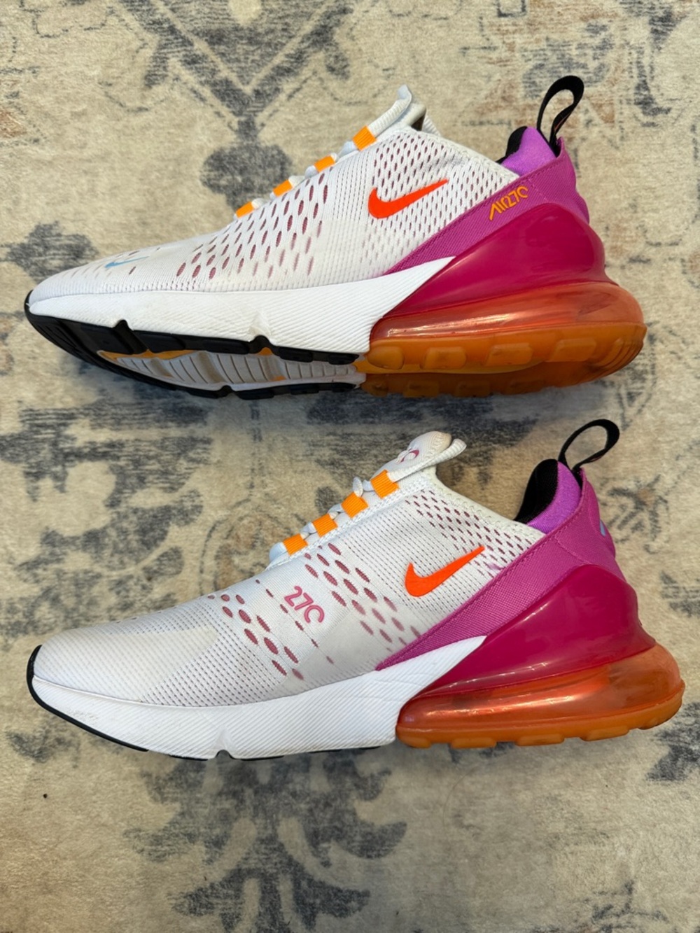 Nike Women’s Air Max 270 in “Fuschia Dream Crimson” (size 9) - Picture 2 of 5